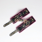 Черные кожаные наручники с розовой строчкой - Crazy Handmade - купить с доставкой в Ачинске