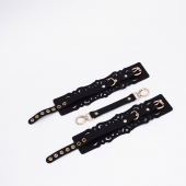 Черный кожаные оковы с узорами и золотистой фурнитурой - Crazy Handmade - купить с доставкой в Ачинске