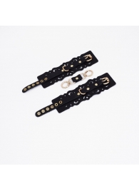 Черные кожаные наручники с узорами и золотистой фурнитурой - Crazy Handmade - купить с доставкой в Ачинске
