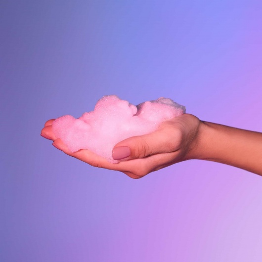 Массажная хрустящая пенка Tickle My Body Strawberry с ароматом клубники - 150 мл. - Love to Love - купить с доставкой в Ачинске