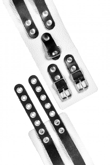 Бело-черные оковы с двумя ремешками и люверсами - Pecado - купить с доставкой в Ачинске